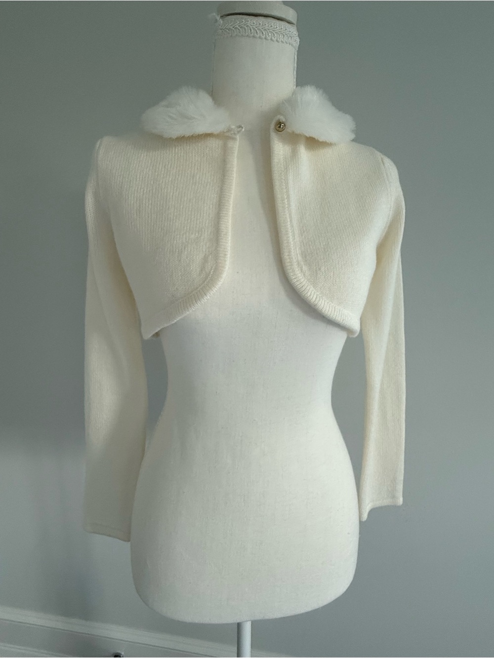 Janie and Jack Cream Cropped Faux-Fur Collar Shrug